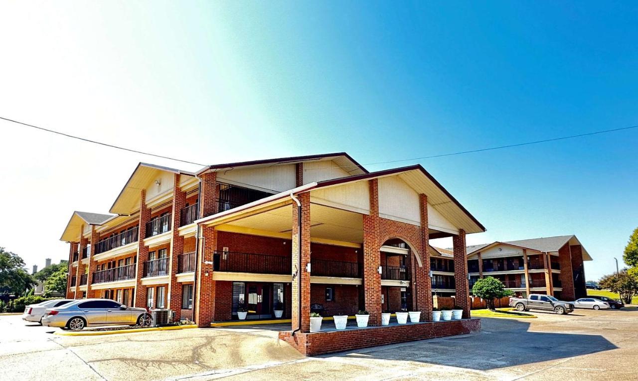 Days Inn & Suites By Wyndham Bossier City - Casino Area Hotel *