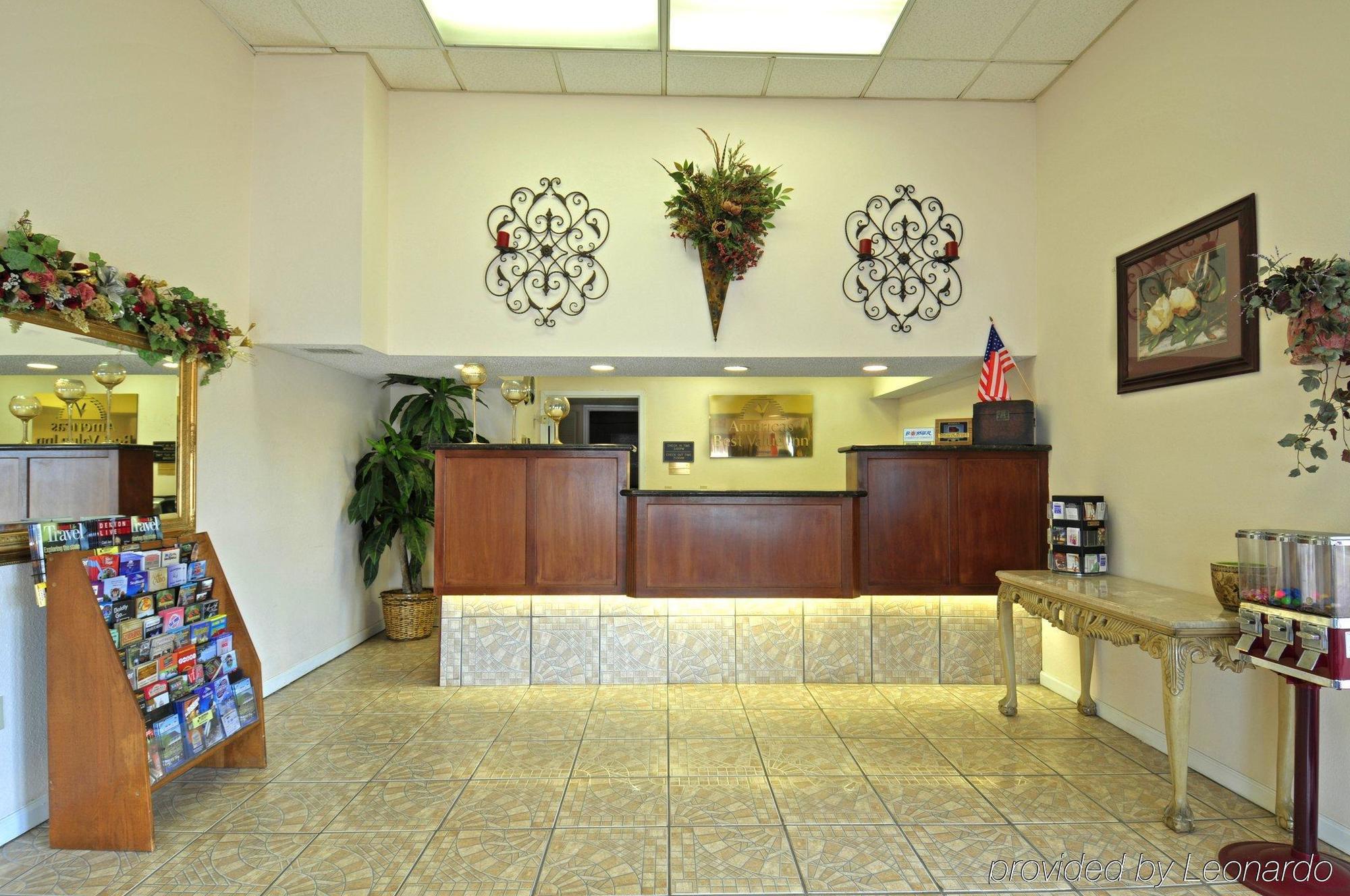 Days Inn & Suites By Wyndham Bossier City - Casino Area *